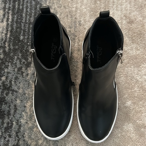 🚨🚨SOLD ON LIVE SHOW🚨🚨 BLACK HIGH WEDGE SNEAKERS - Picture 3 of 5